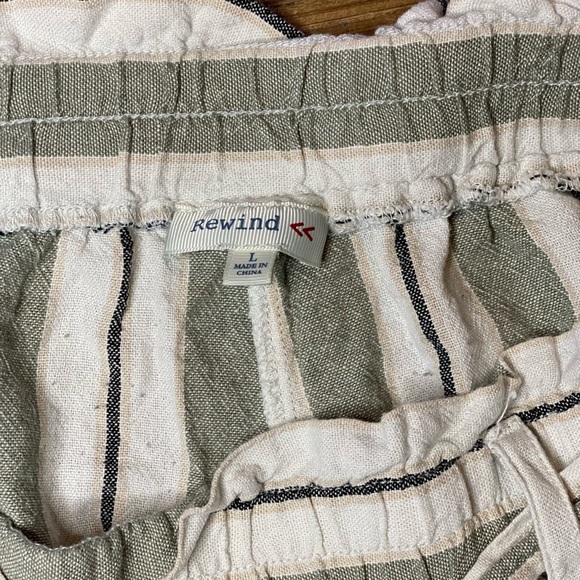 Rewind Women’s shorts - Picture 3 of 3